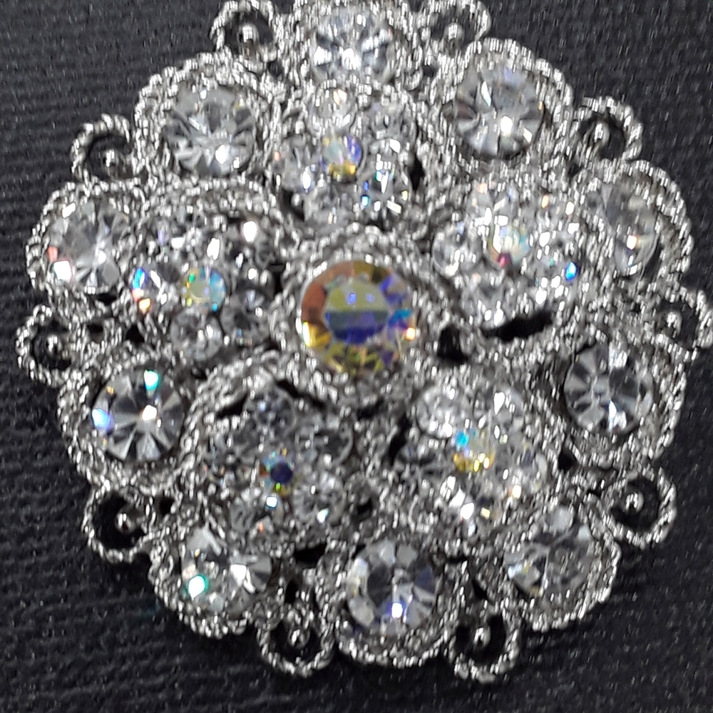 Vintage silver tone rhinestone brooch
